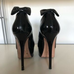Alice and Olivia pumps